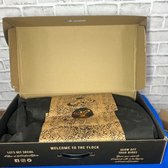 🎁🦅BNIB/NWT |•FREEBIRD BY STEVEN•| CLEO in Black Distressed Knee High Boots - Picture 11 of 16